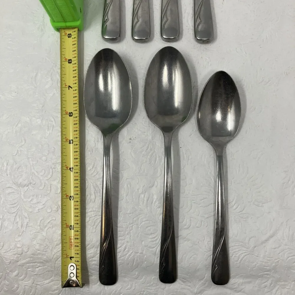 Oneida OCEANIC Stainless Serving Spoons Dinner Knives Place Spoon Lot Of 7 pcs